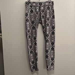Reebok Women's Athletic Geometric Print Mid-Rise Leggings Black/White